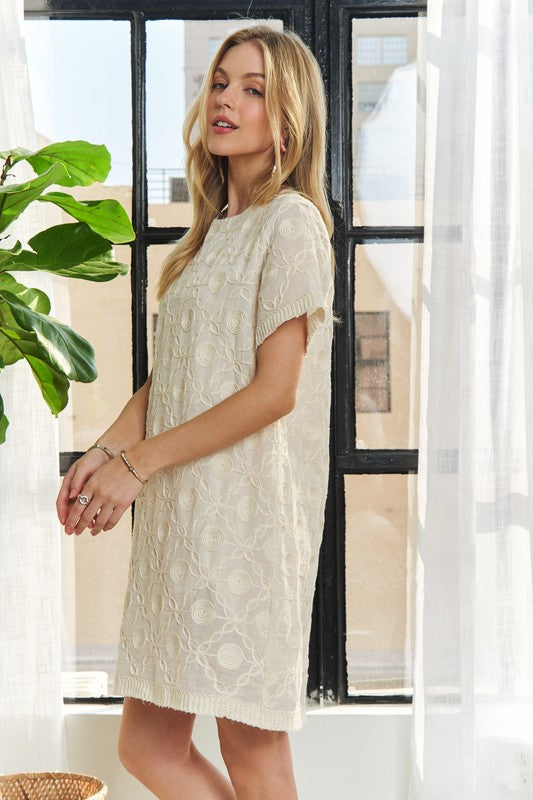 Round Neck Short Sleeve Shift Dress