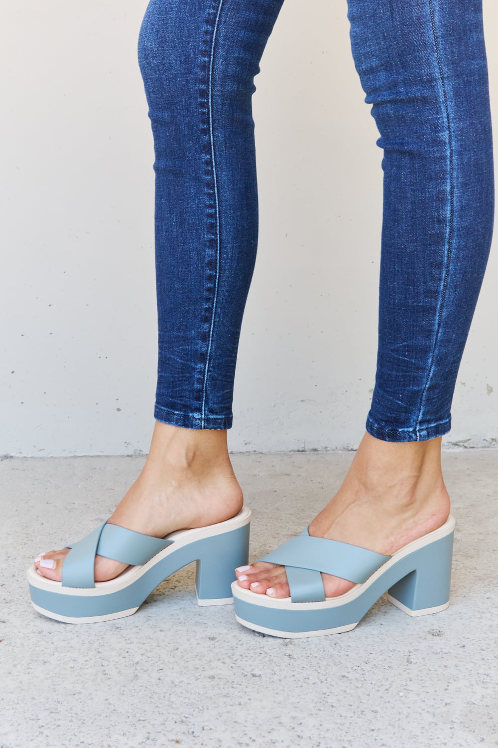 The Moments Contrast Platform Sandals in Misty Blue