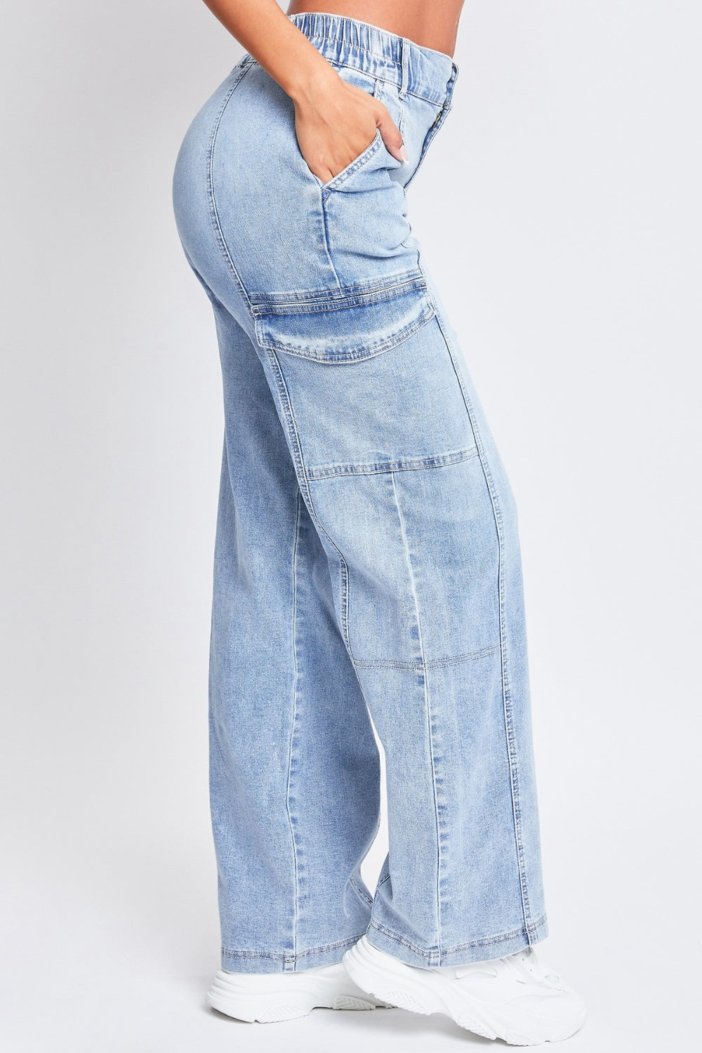 High-Rise Straight Cargo Jeans – Utility Meets Curve-Enhancing Comfort