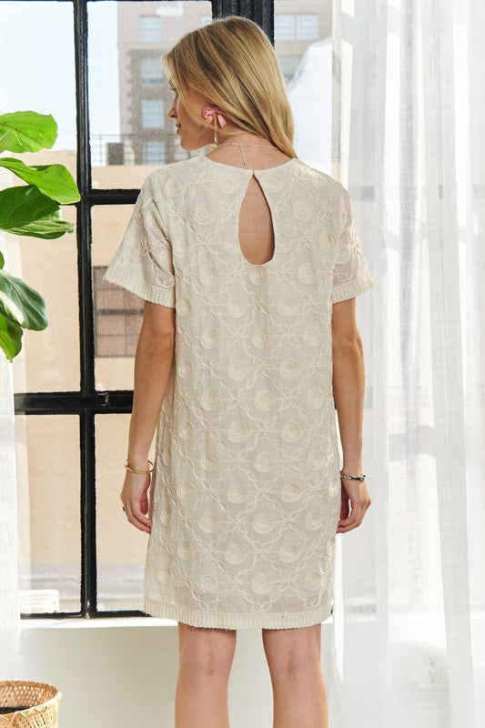 Round Neck Short Sleeve Shift Dress