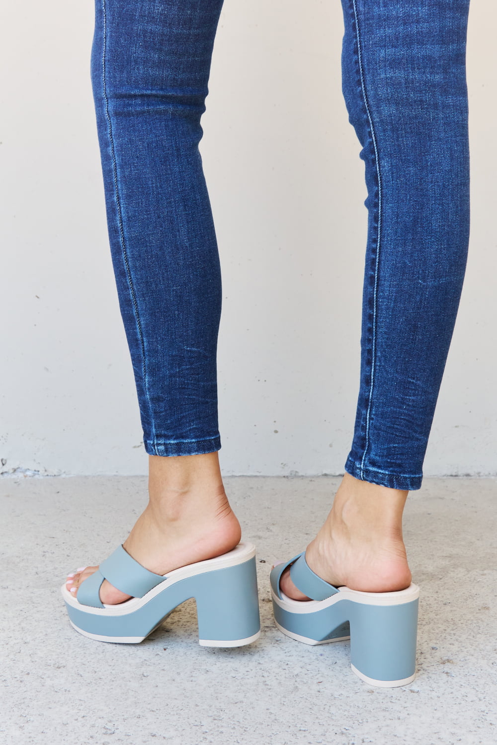 The Moments Contrast Platform Sandals in Misty Blue
