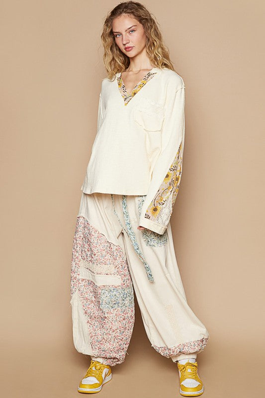 POL Lace Detail Flower Printed V-Neck Knit Top Cream / M