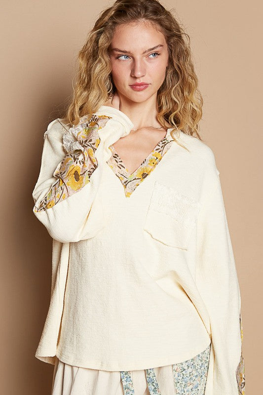 POL Lace Detail Flower Printed V-Neck Knit Top Cream / M