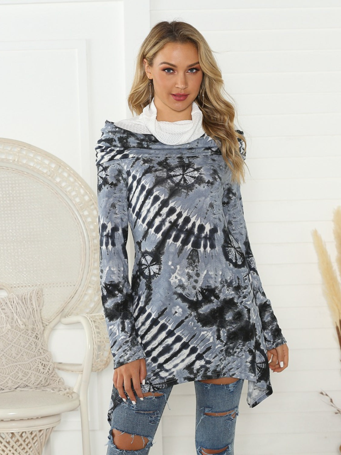 Shiny Printed Raglan Sleeve Mock Neck T-Shirt