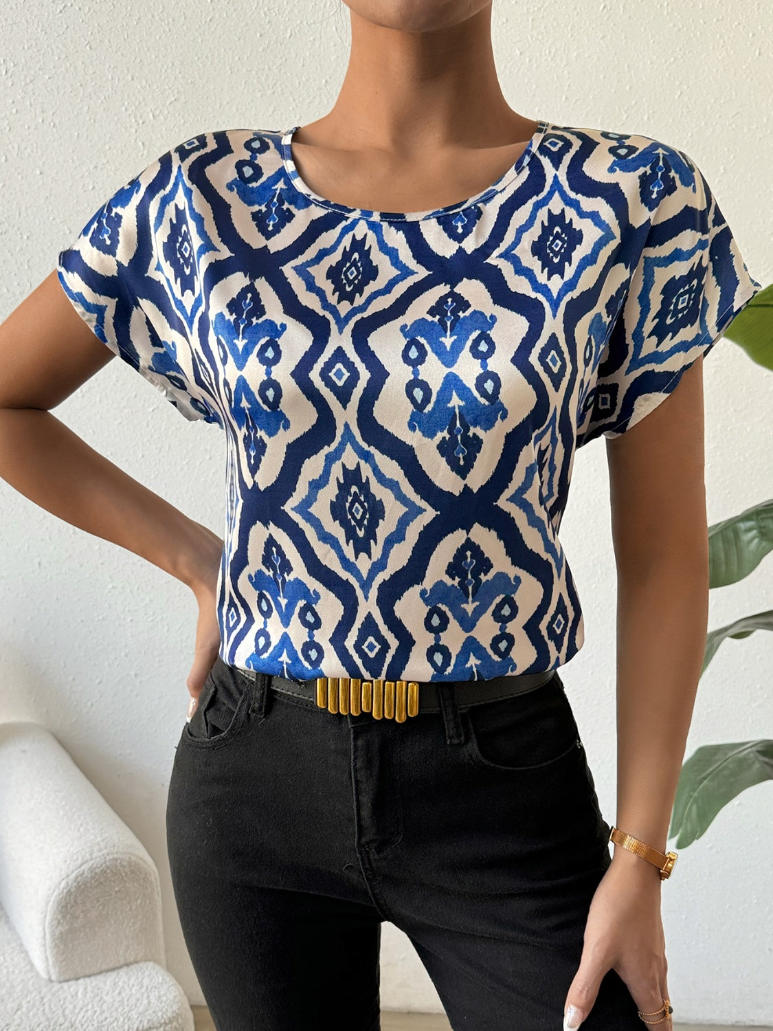 Honey Printed Round Neck Short Sleeve Blouse