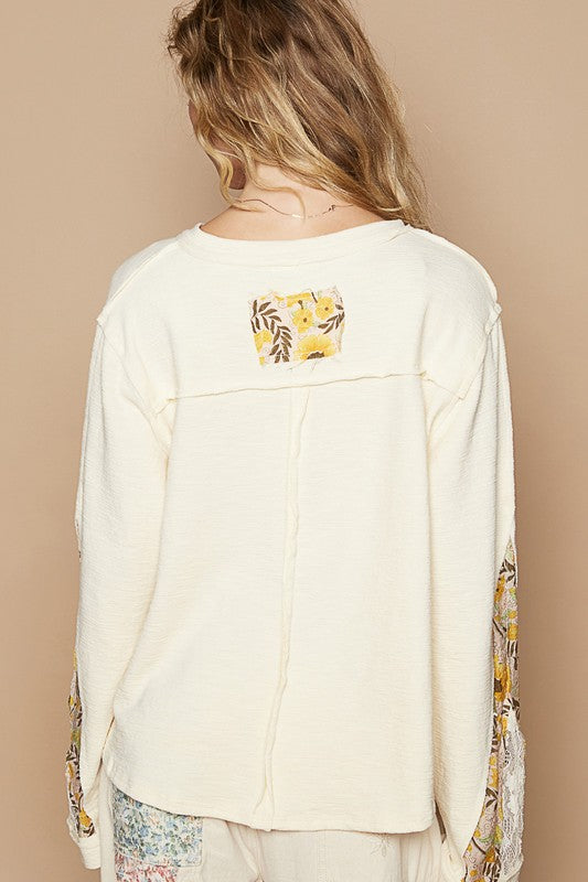 POL Lace Detail Flower Printed V-Neck Knit Top Cream / M