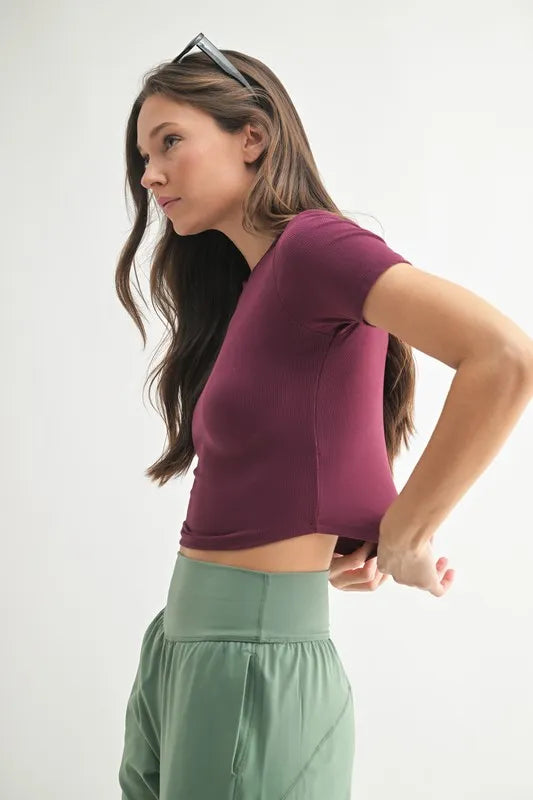 Essential Micro-ribbed Cropped Athleisure Tee In Purple 