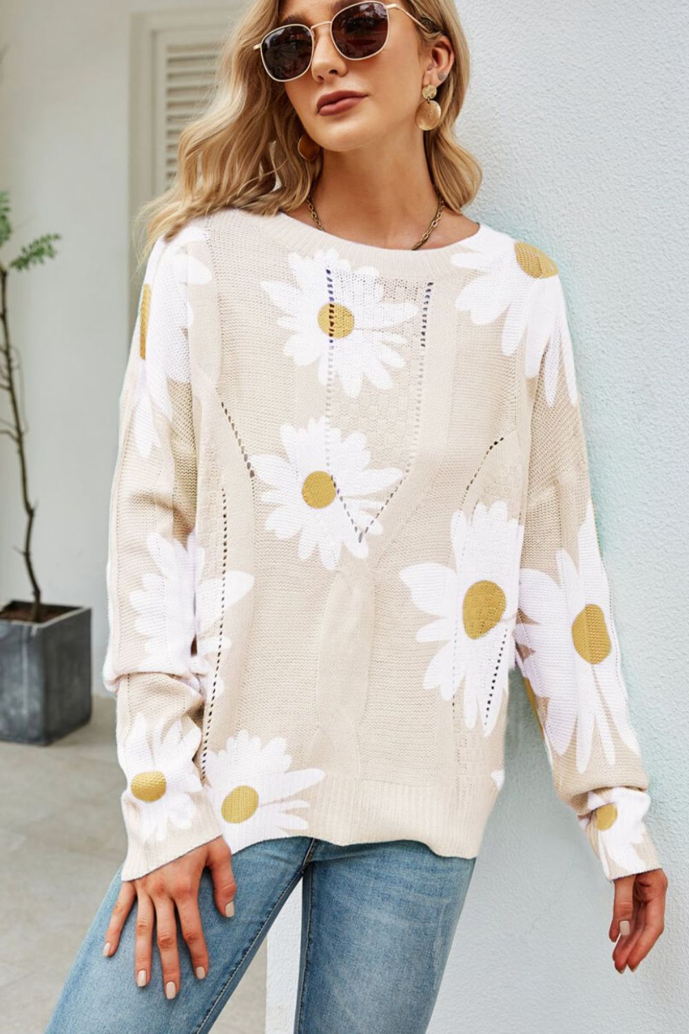 Angel Wings Daisy Print Openwork Round Neck Sweater